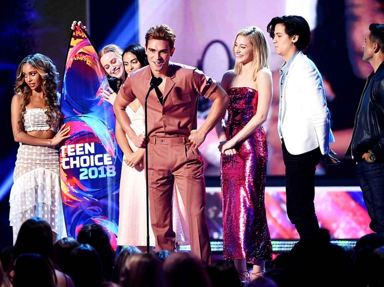 若者に人気NO.1のドラマが決定、ティーンの祭典制したのは…『リバーデイル』