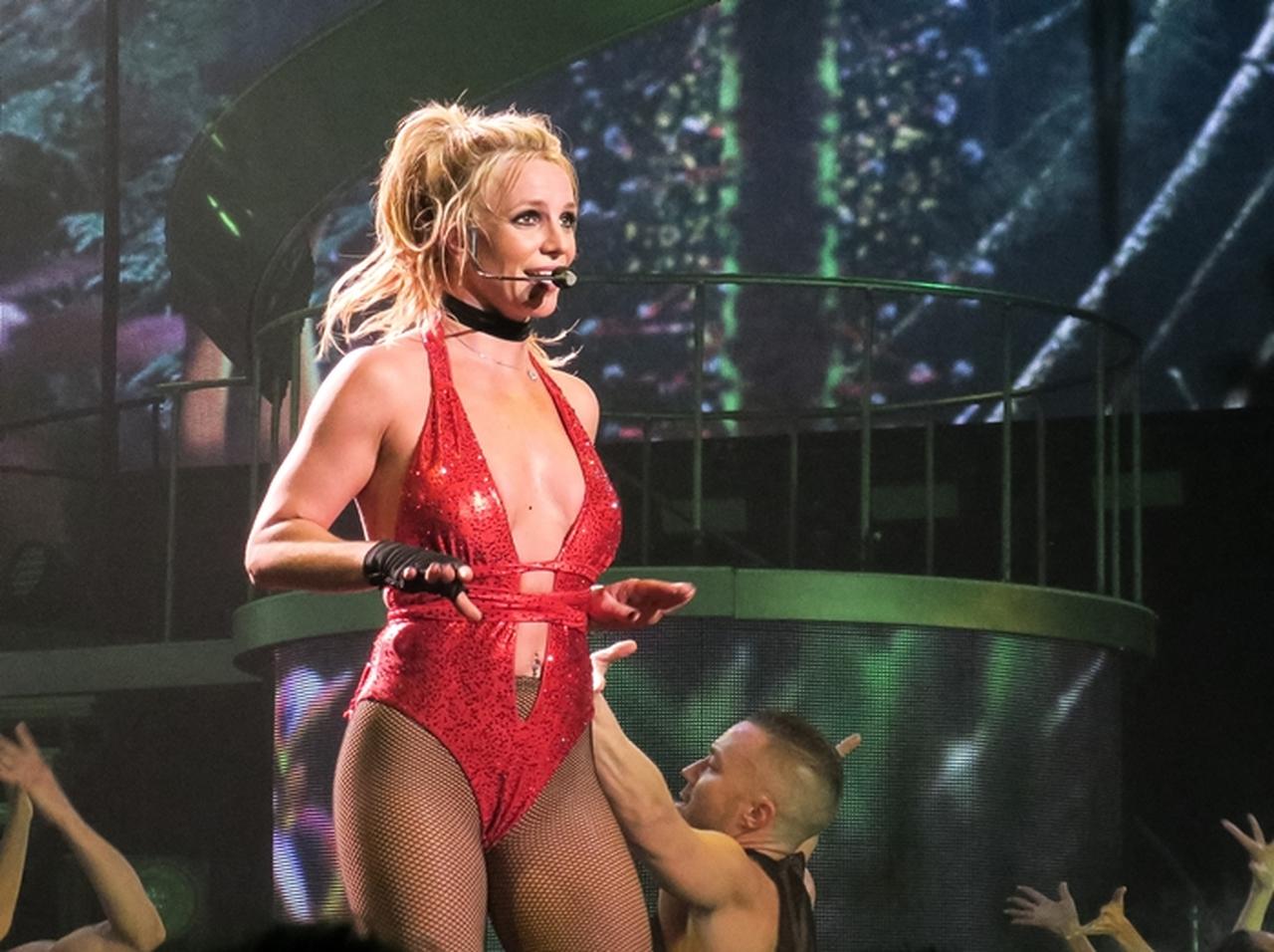 ブリトニー・スピアーズ、すっかり大きくなった息子たちとデート