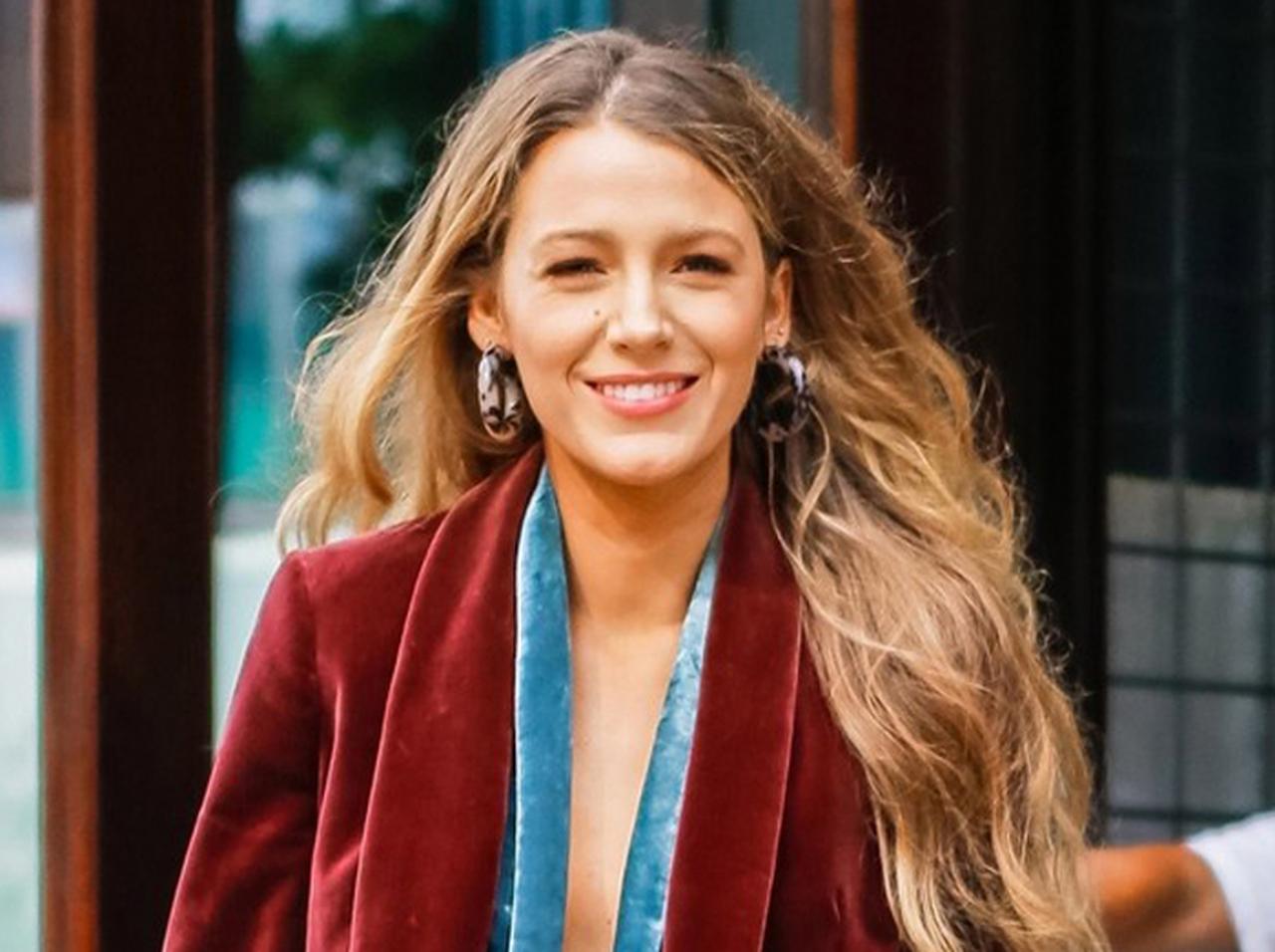 ブレイク・ライブリー、斬新「ノーブラ」コーデで秋を先取り！