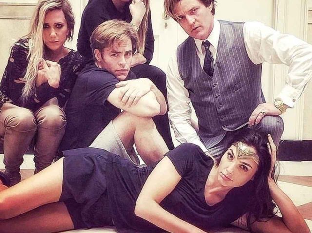 『ワンダーウーマン』キャストが「悪ガキ映画」をオマージュ