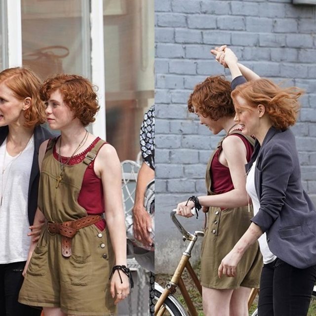 『IT』続編の撮影現場をキャッチ！ジェシカ・チャステインが子役と大はしゃぎ