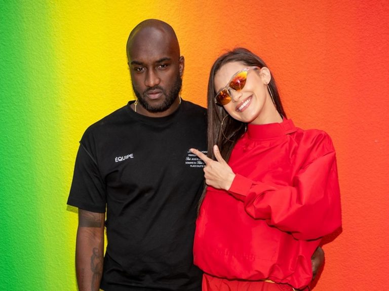 人気デザイナー、空港で発見した自分の名前が…惜しい!