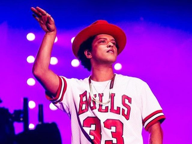 ブルーノ・マーズがカーディ・Bに代わる前座を発表！その方法がなかなか破天荒