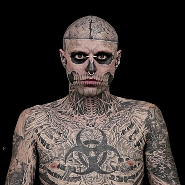 全身タトゥーで大ブレイクしたリック・ジェネストが自殺、レディー・ガガら追悼