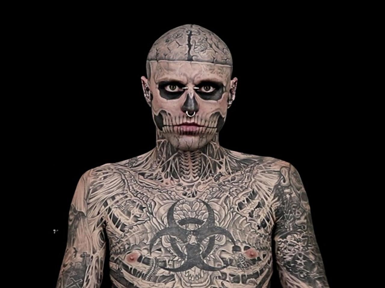 全身タトゥーで大ブレイクしたリック・ジェネストが自殺、レディー・ガガら追悼