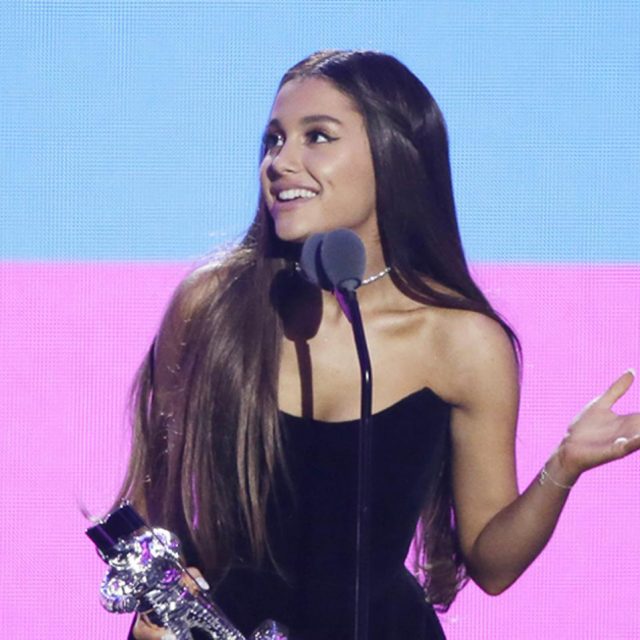 アリアナ・グランデ、婚約者の「どぎつい下ネタ」に余裕の反応