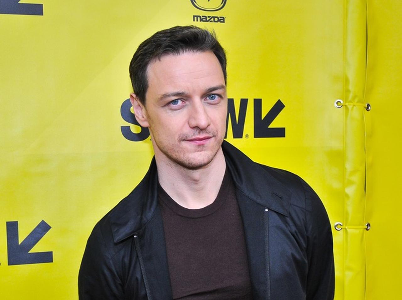 『IT』続編、ペニーワイズとの格闘シーンでジェームズ・マカヴォイが負傷、本人がコメント