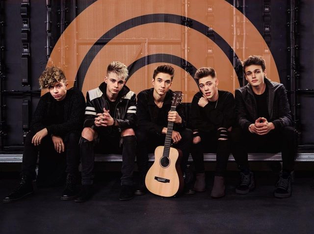 ホワイ・ドント・ウィー新MVを公開、「8レターズ」って何の8文字？