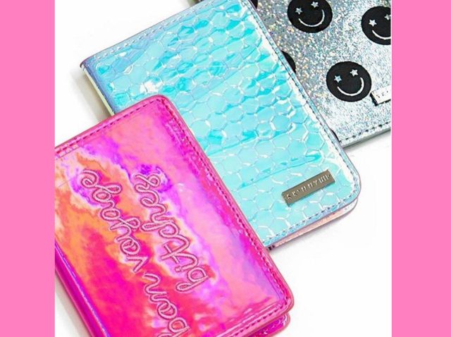 みんな同じのパスポートだってこれでユニークに！かわいいパスポートケース5選