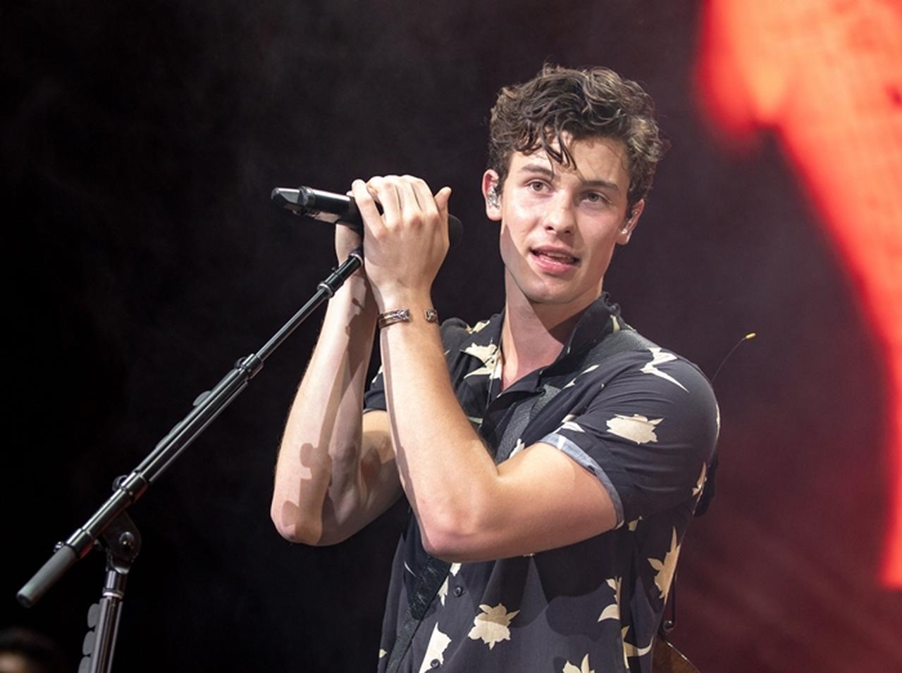 ショーン・メンデス、家族旅行中に写真せがまれ「最高の解決策」を思いつく