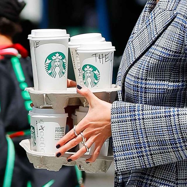 スターバックスの容器を使った便利な「裏ワザ」が今すぐ試したい
