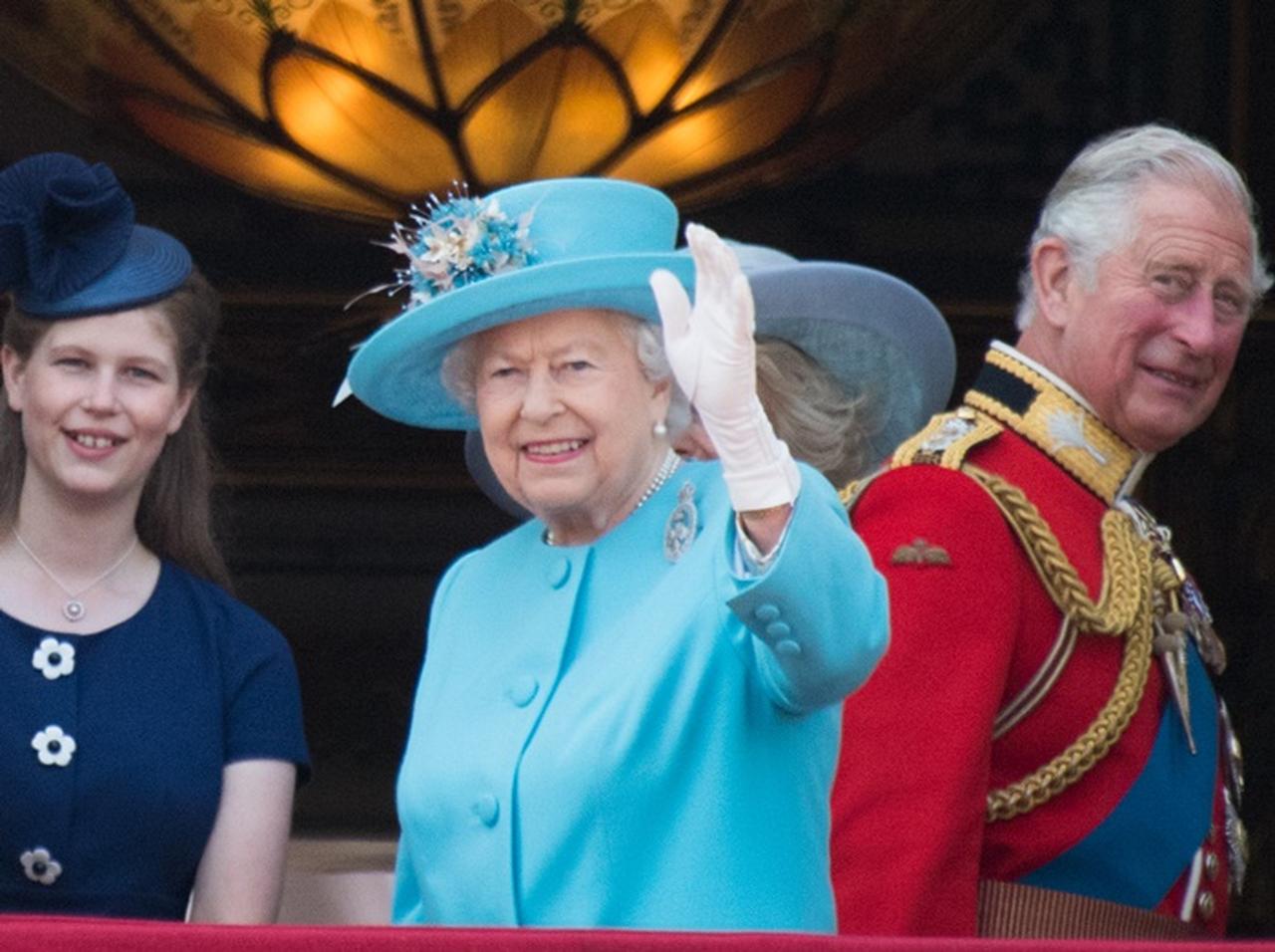 エリザベス女王、「未経験OK」バッキンガム宮殿で働いてくれる人を募集中