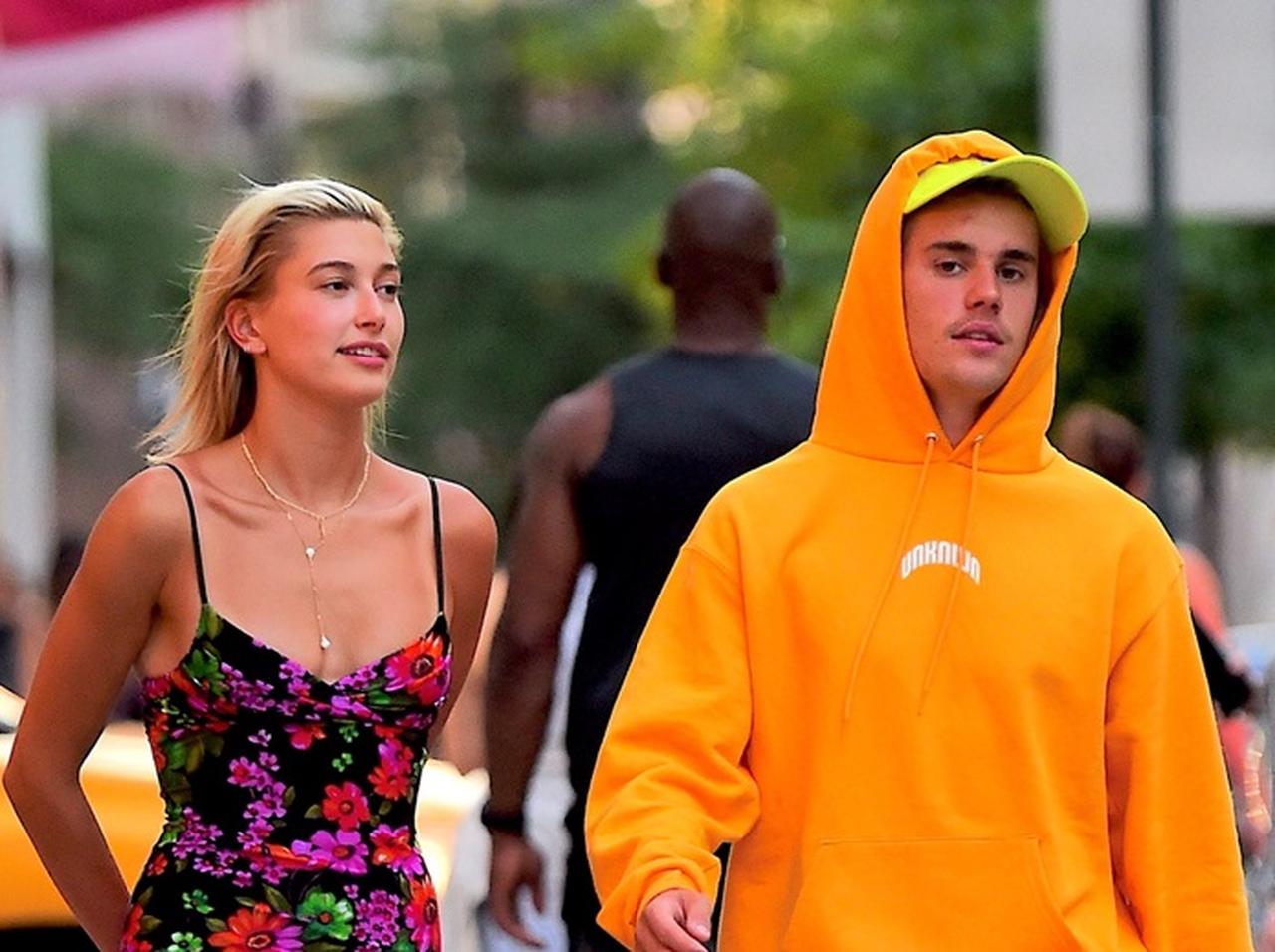 ヘイリー・ボールドウィン、ジャスティンとのデートは乙女全開のワンピで