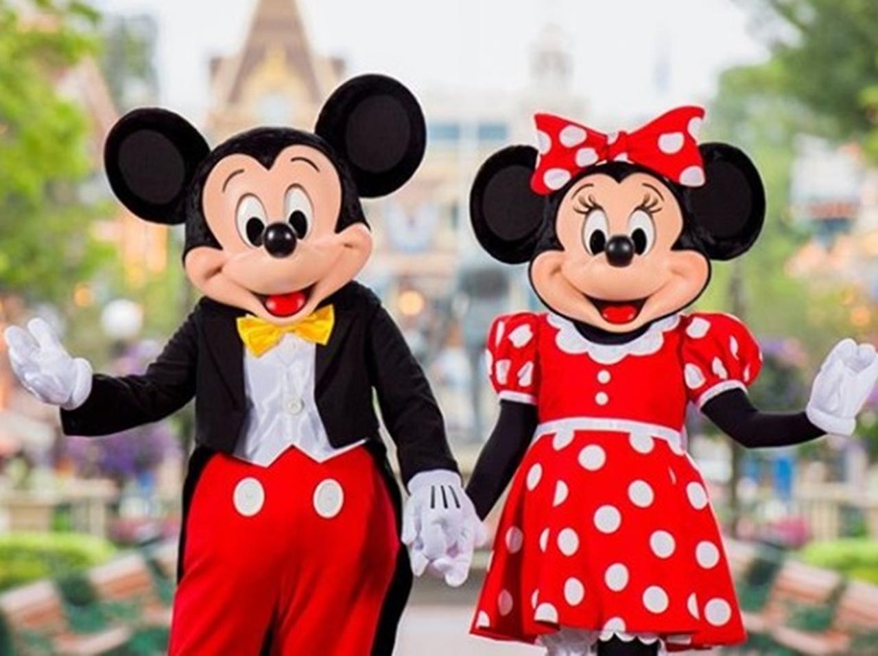 ディズニーランドで男性がミニーにプロポーズ!それを見たミッキーが取った行動とは?