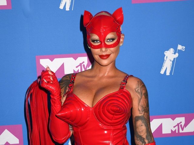 アンバー・ローズ、MTV VMAに登場したときの姿が強烈