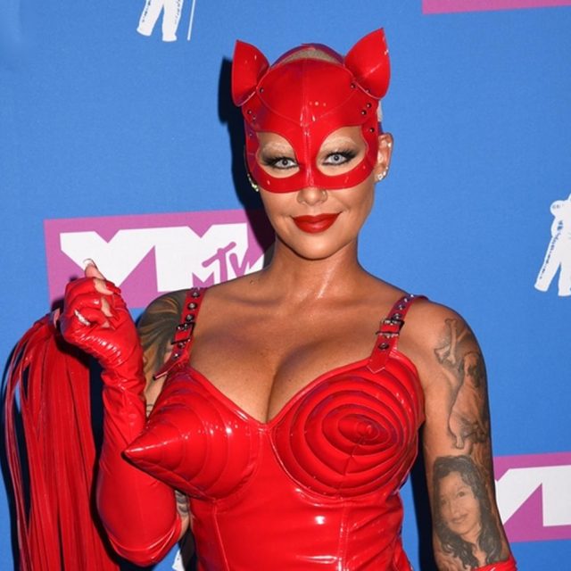 アンバー・ローズ、MTV VMAに登場したときの姿が強烈