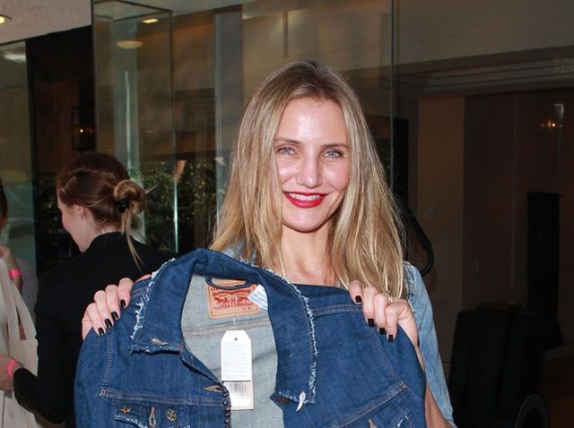 キャメロン・ディアス、大型スーパーでカートいっぱいになるまで爆買い