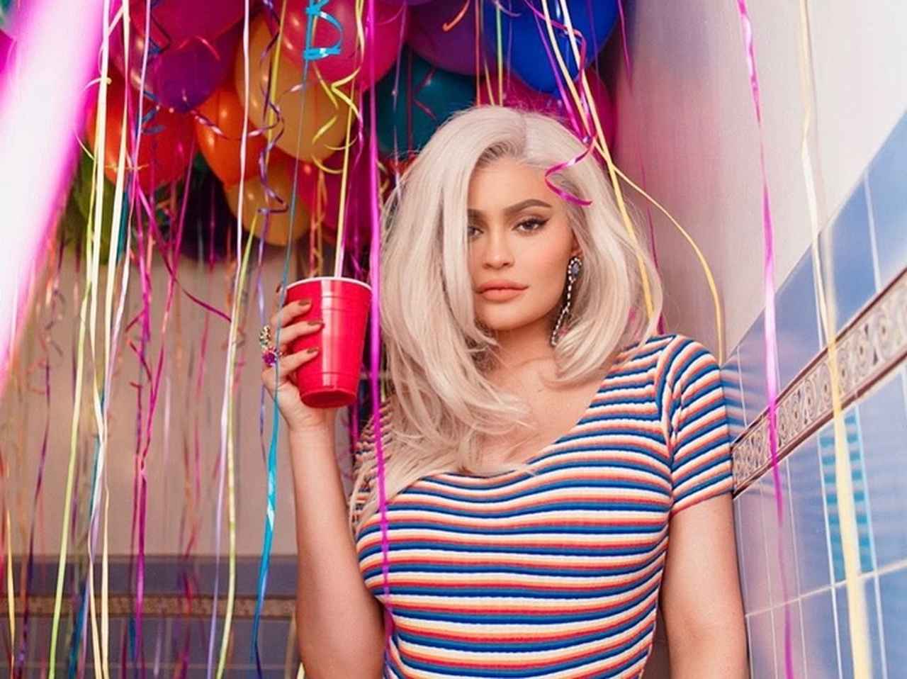 ノーメイクでもメイクした風に!カイリー・ジェンナーのオリジナルフィルターがすごい