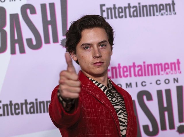 『リバーデイル』コール・スプラウス、子役時代から「歌わない」理由