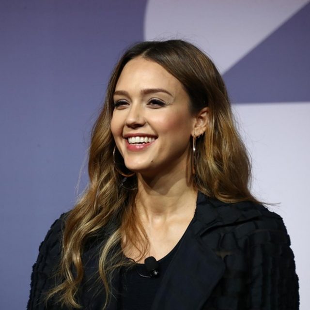 ジェシカ・アルバ、「ZARA女」で庶民派な一面を見せつける