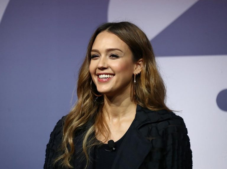 ジェシカ・アルバ、「ZARA女」で庶民派な一面を見せつける