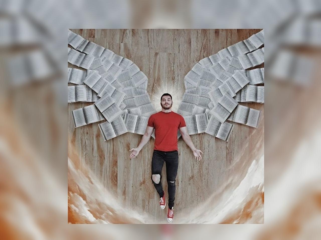 本を愛してやまない男性がつくる「寝アート」がさすがな出来栄え