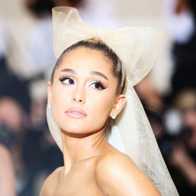 アリアナ・グランデ、未発売アルバムを流出させた女性に「まさかの指摘」