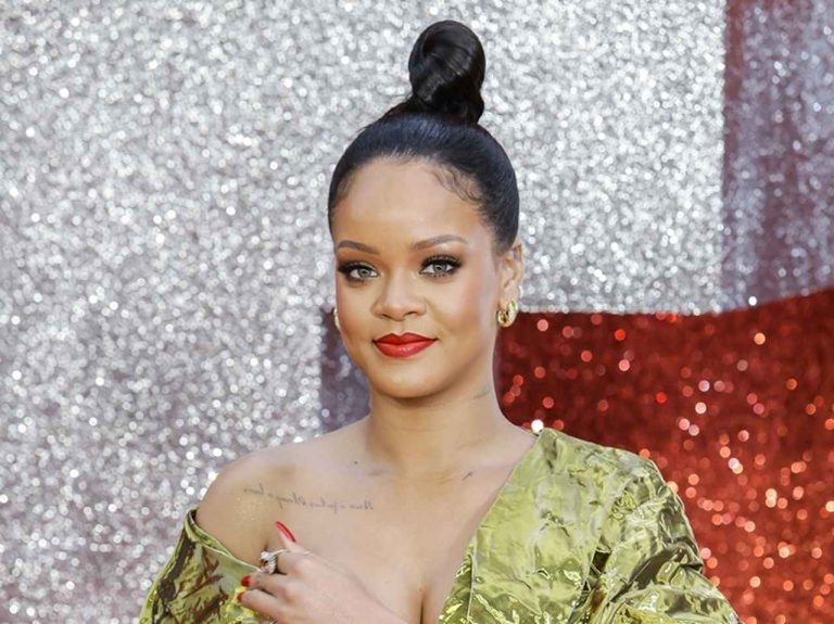 リアーナ、めずらしくファンからのコメントにタジタジ