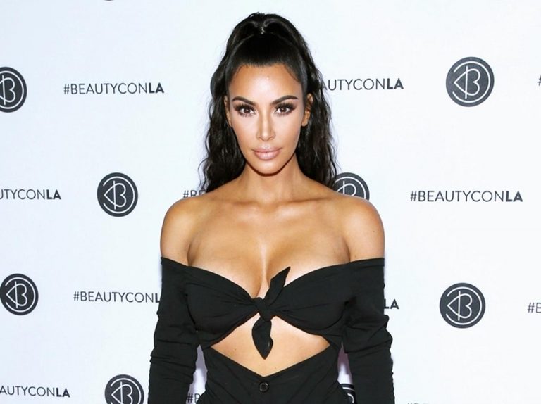 キム・カーダシアン、「中学1年生の時の姿」が二度見どころか三度見レベル