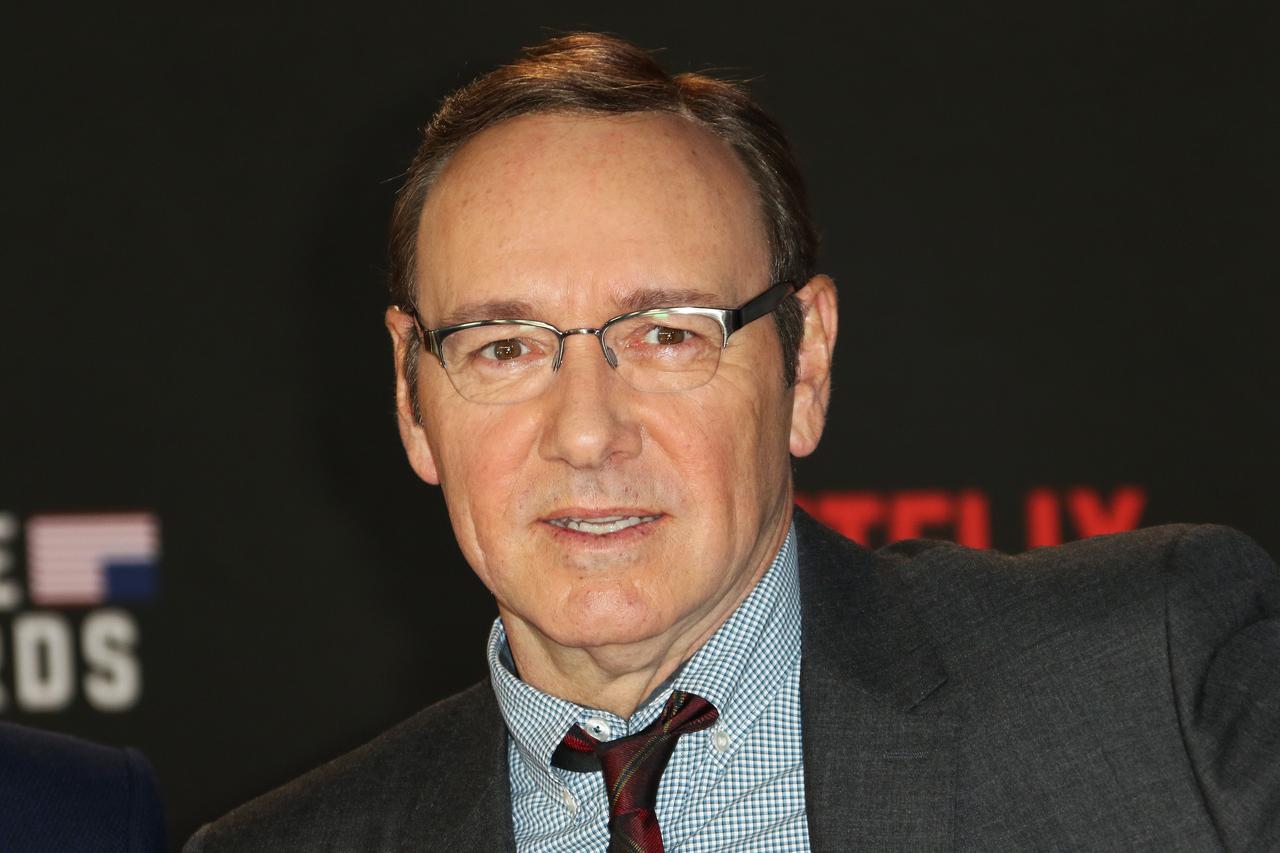 『ハウス・オブ・カード』セクハラ降板のケヴィン・スペイシーの不在をこう対応したか【予告編】