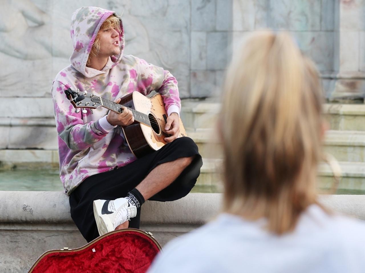 ジャスティン・ビーバー、「人生で1度は言われたい台詞」で婚約者をみんなに紹介