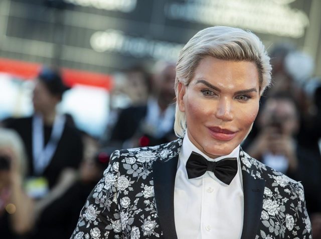 バービーの恋人に憧れる「リアルケン」、あのセレブとのご対面にド緊張