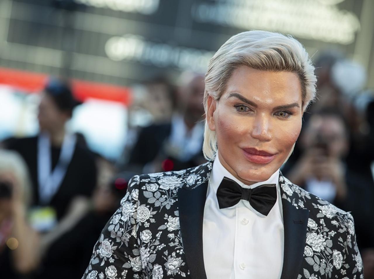 バービーの恋人に憧れる「リアルケン」、あのセレブとのご対面にド緊張