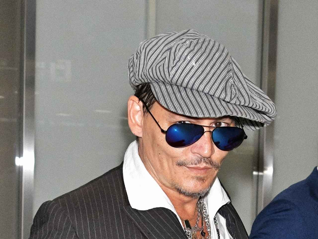 ジョニー・デップ、パフォーマンス中の「黒ジャケット」に隠された秘密