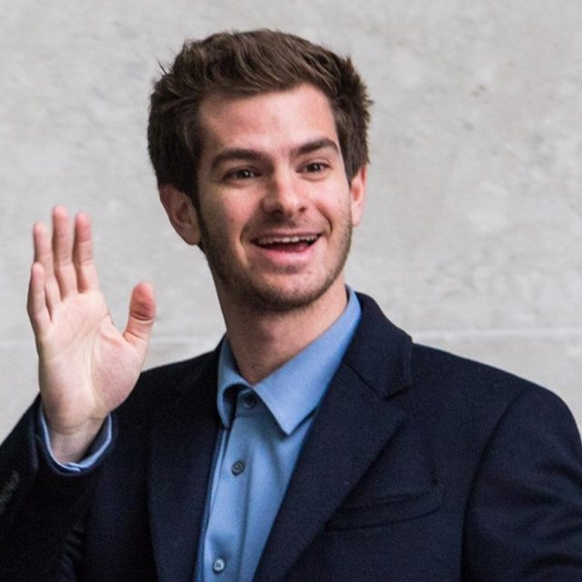 アンドリュー・ガーフィールドに新恋人、マーベル女優と熱烈キス