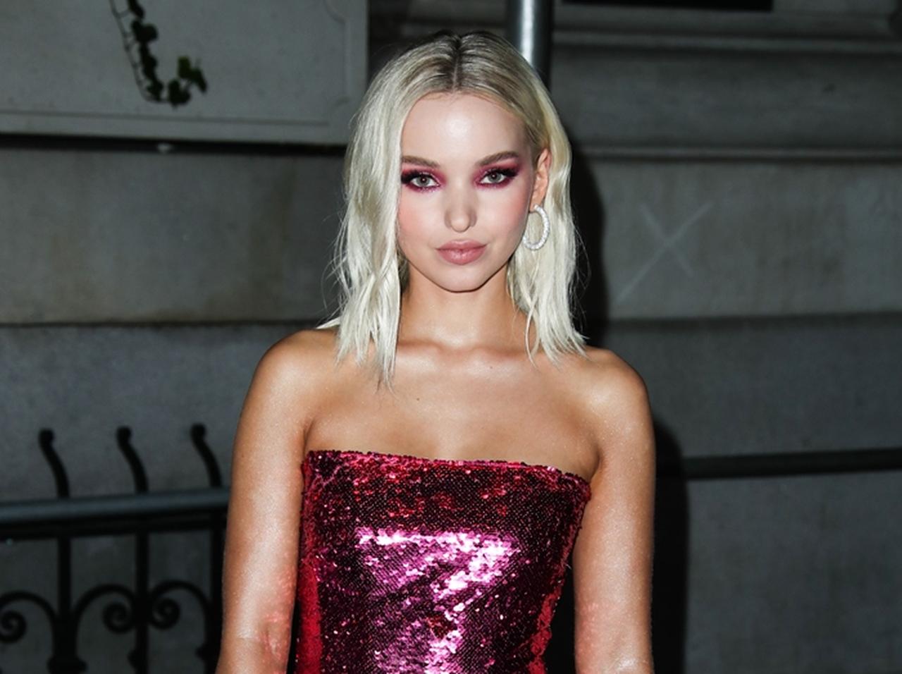 ダヴ・キャメロン、「パパラッチ出川」に歩み寄り神対応【動画あり】