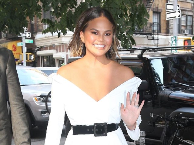 クリッシー・テイゲン、夫ジョン・レジェンドとは出会った日に「ベッドイン」