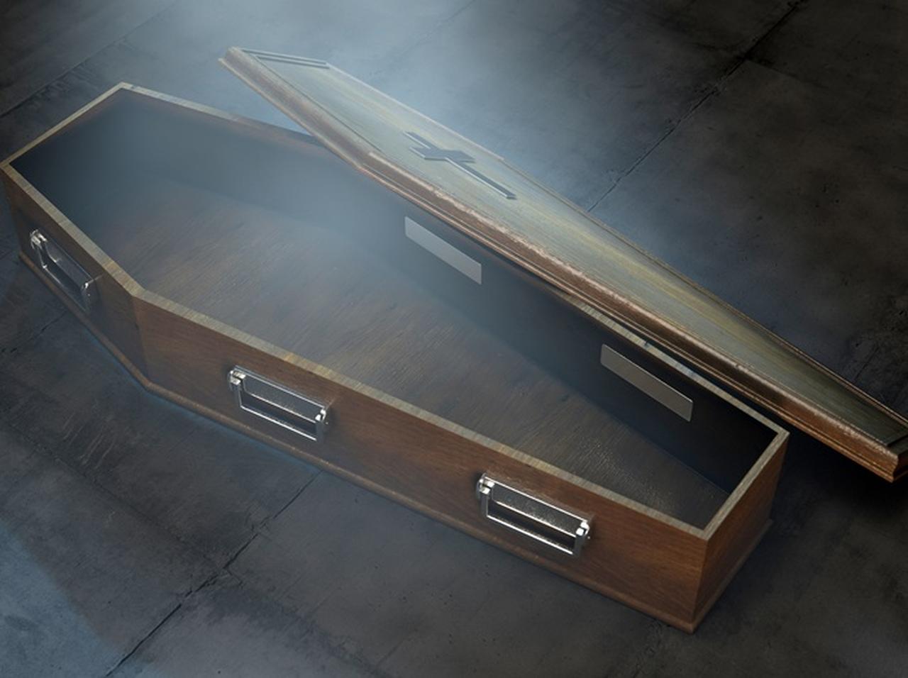 棺に30時間いられたら3万円もらえるチャレンジが話題