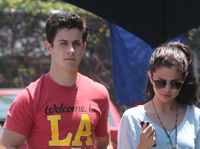 セレーナ・ゴメスの“兄”デヴィッド・ヘンリー、逮捕後に謝罪コメント