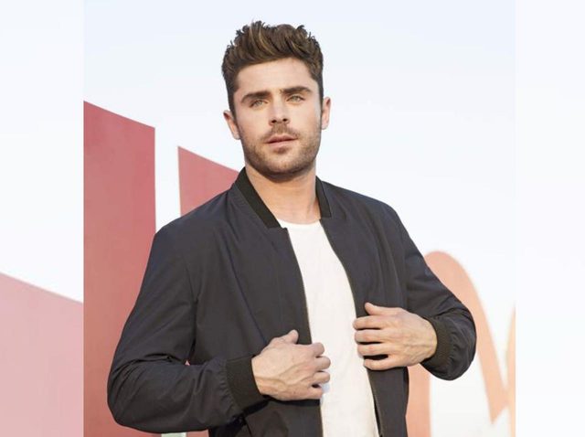 ザック・エフロンが河川敷での「ゴミ拾い」にお忍び参加