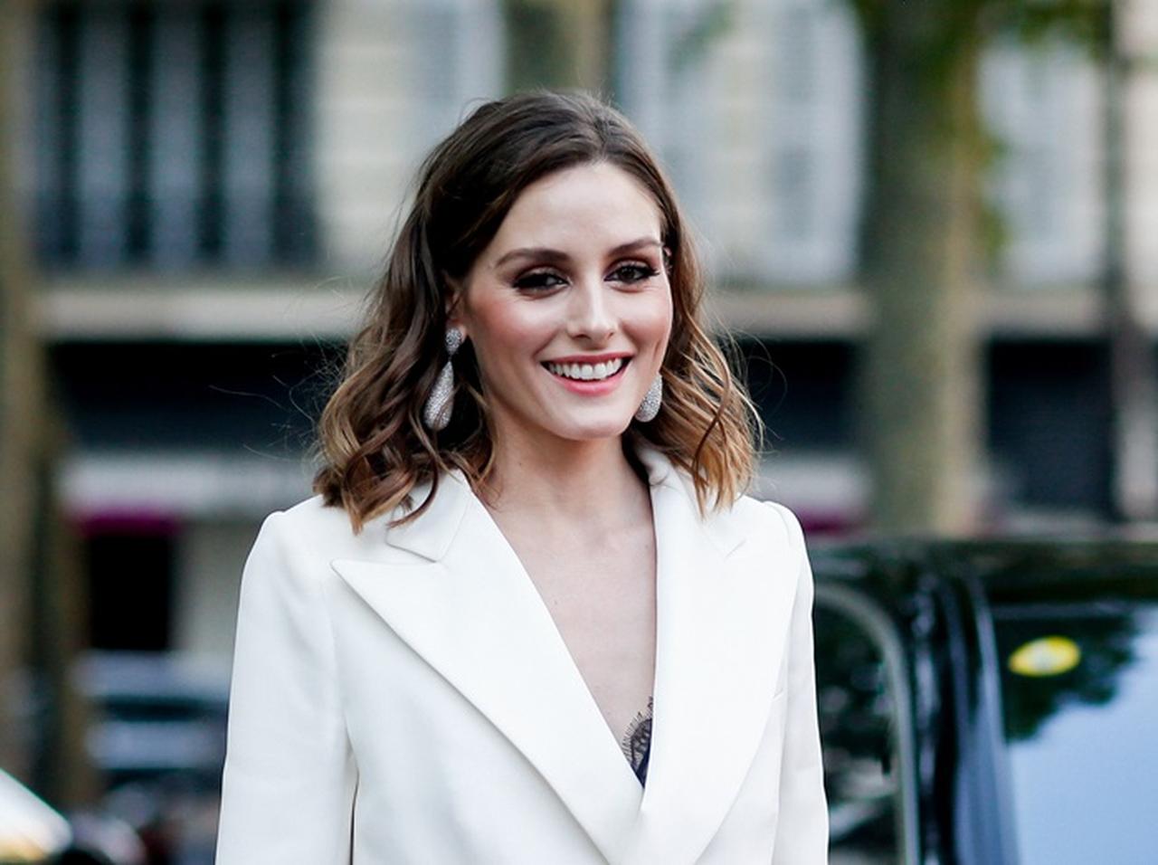 オリヴィア・パレルモ、洗練されたジャケットコーデを格上げする小物術