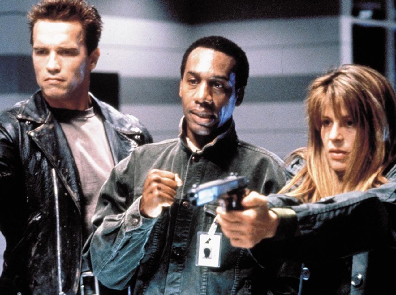 『ターミネーター』6作目で再共演!シュワちゃんとリンダ・ハミルトンが2ショット公開