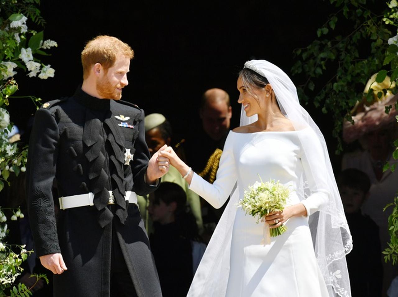 メーガン妃のウェディングドレスよりも影響力のある「あのセレブ」のドレスって？