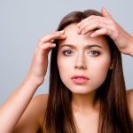 白ニキビだと思ったら違う？白いつぶ「稗粒腫」の正体と対処法