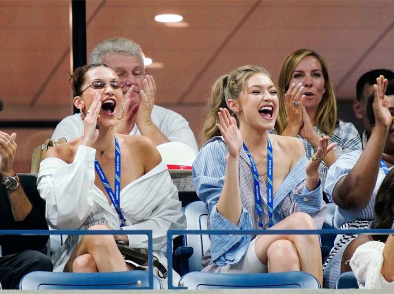 ジジ&ベラ・ハディッド姉妹、どセクシーな「彼シャツ」ルックで白熱テニス観戦