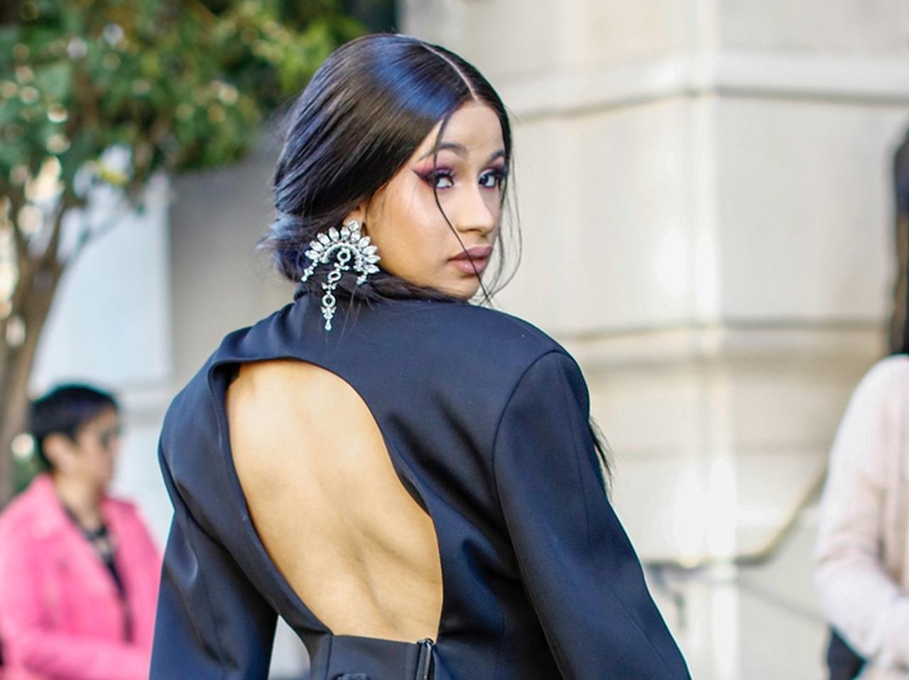 カーディ・B、コレクションで「例のドレス」を発見した時の一言がさすが