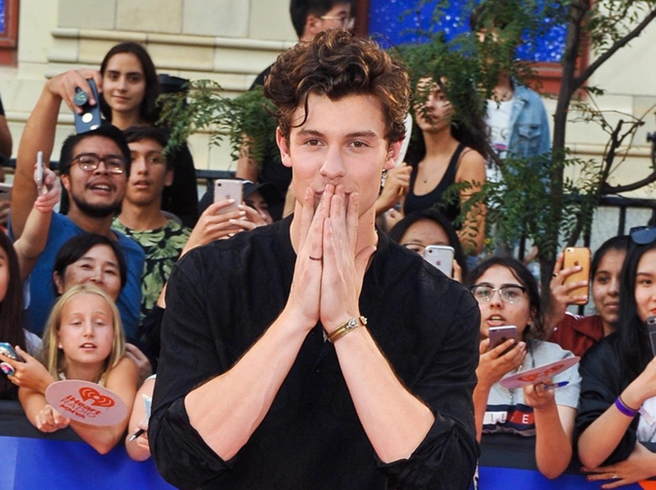 ショーン・メンデス、大好きな人の前で「人生で1番恥ずかしい瞬間」を迎える