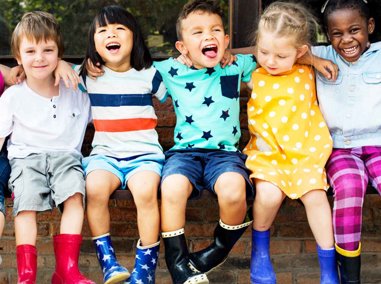 幼稚園児たちが耳が不自由な用務員さんに贈った「特別なプレゼント」に感涙