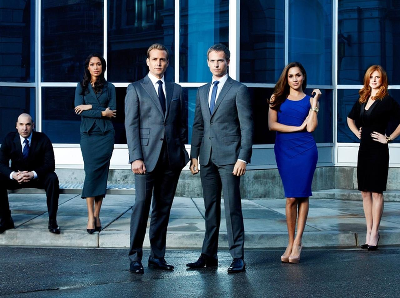 『SUITS/スーツ』出演者がメーガン妃と英王子の交際を知った瞬間が衝撃的すぎる