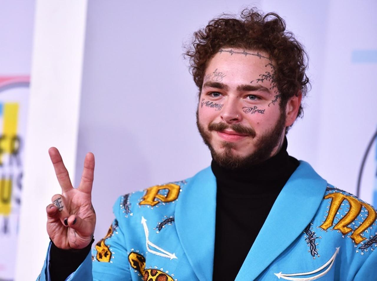 ポスト・マローン、変装してレコード店に潜入するも「顔面タトゥー」で即バレ